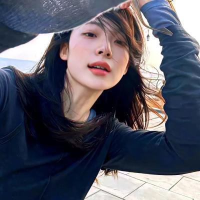 内心强大的美女白川